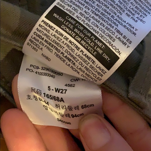 Denizen Low-Rise Capris Distressed - Picture 3 of 6